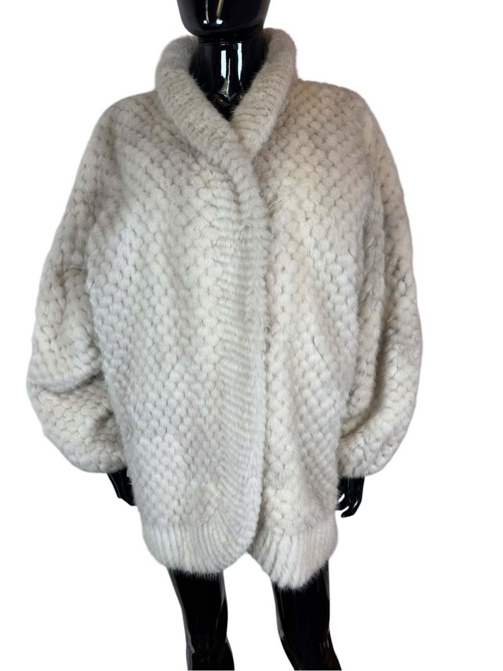 Luxurious Ivory Knitted mink for Plush Coat jacket bomber style